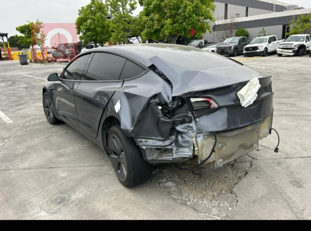 تسلا موديل 3